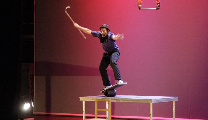 Circo Mediterráneo presenta Rolabola en el Teatro Municipal Juan Rodríguez Romero de Dos Hermanas